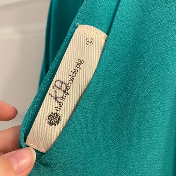 Blue flow top size large but fits small - Picture 5 of 5